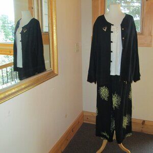 Lg Black Tienda Ho Jacket with Mission Canyon Pants & M4EO Cotton Blend Top